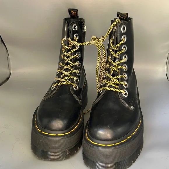 Dr Martens Jadon Max - Picture 1 of 4